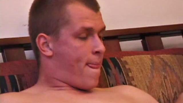 Джейсон и Брок по очереди сосут член