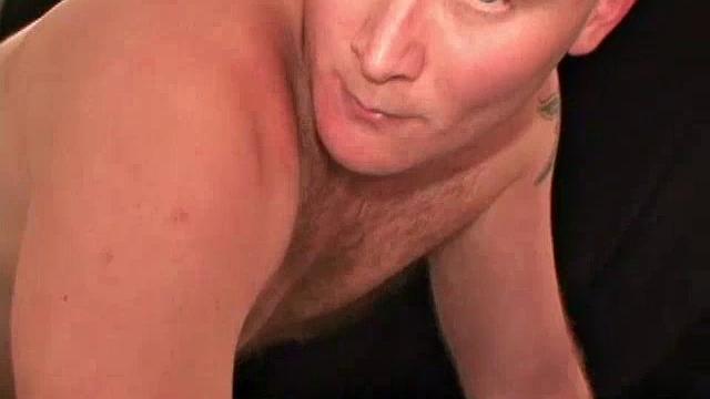 Friendly and personable, this transplant from Charlotte, North Carolina is here to stay in the big city of Alanta. He is 31 years old, 6' 3", and 220 pounds and makes his living as a landscaper.