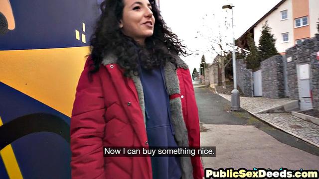 Stunning babe sucking stranger