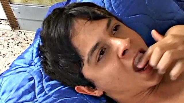 Latin twink bareback nailed in homemade anal cumshot