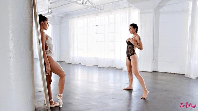 DECEMBER TOTM - Entrechat