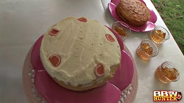 Plumper having an orgy publicly