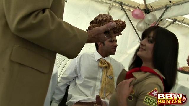 Plumper having an orgy publicly