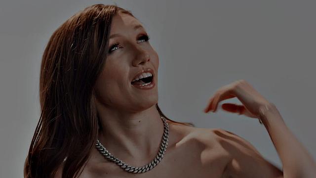 Stunning babe solo fingering and toying herself