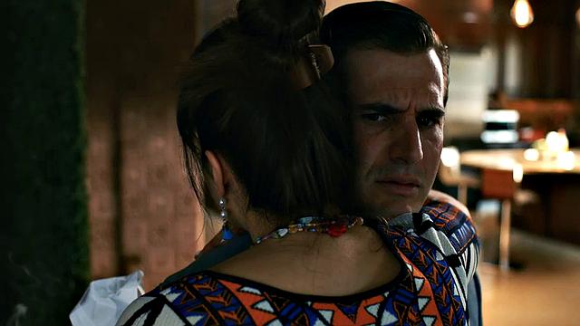 аппетитная милфа скачет на члене и ловит сперму ртом