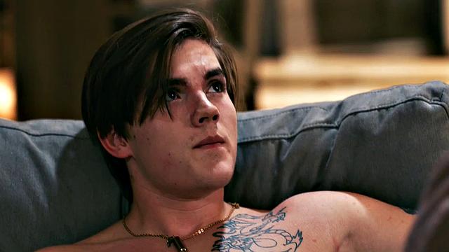 Curvy MILF riding cock before cumshot in mouth