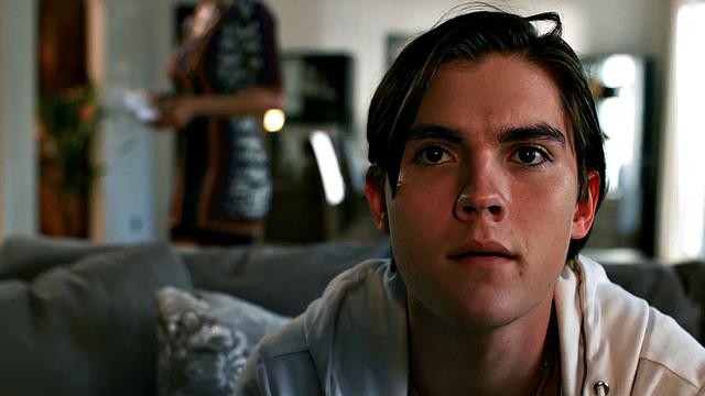 Curvy MILF riding cock before cumshot in mouth