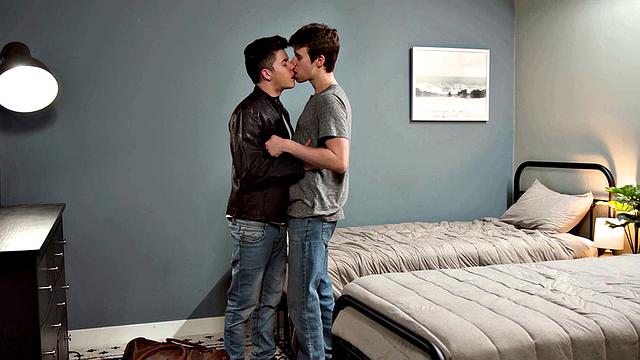 HETEROFLEXIBLE - Twink Adam Awbride Gives Himself A Facial While Getting Railed By Drake Von