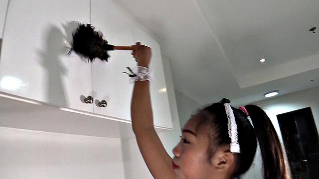 Cute Teen Finds Glass Dildo, Fucks Her Wet Pussy