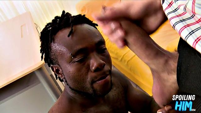 Nasty ebony assfucked at casting