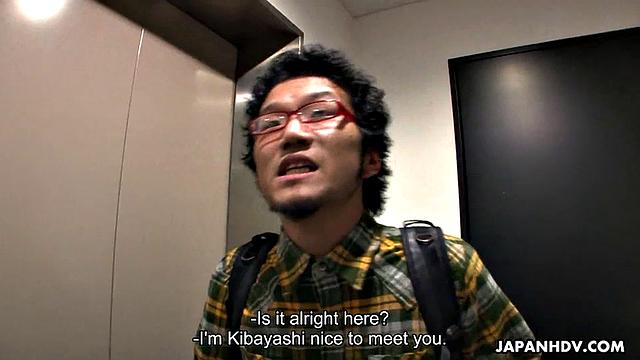 Honami Isshiki and Alice Mizuno enjoy the set