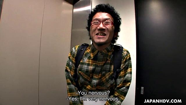 Honami Isshiki and Alice Mizuno enjoy the set