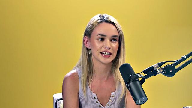 Hairypussy 21yo masturbates her bushy bush after casting