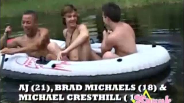 AJ, Брэд и Майкл сосут и трахаются у реки