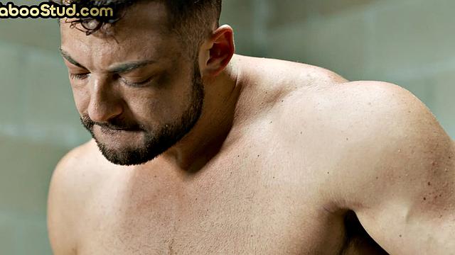 Twink got barebacked by hunk after passionate BJ