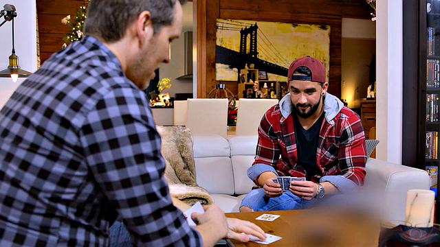 Muscle Stud Zack Lemec Blows Load - Maskurbate