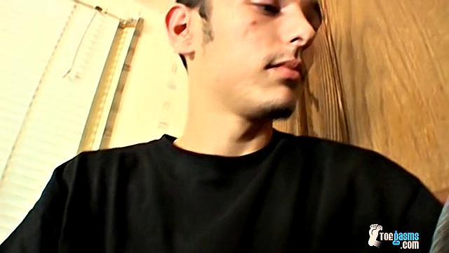 Огромный и волосатый Вайли дрочит - Вайли