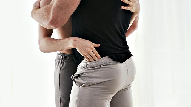 Muscled old daddy assdrilled by skinny top twink