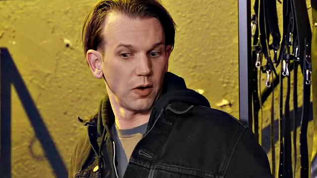 Dominant ginger babe drilling boyfriend's butt