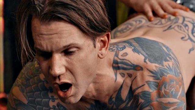 Dominant ginger babe drilling boyfriend's butt