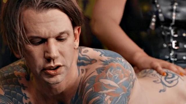 Dominant ginger babe drilling boyfriend's butt