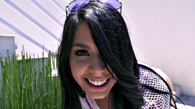 Джина Валентина впервые получает по полной в анале