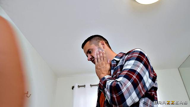 Tiny Babe vs Cheater Threesome