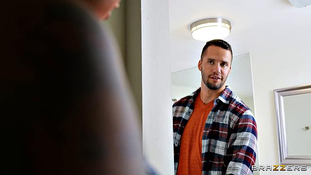 Tiny Babe vs Cheater Threesome