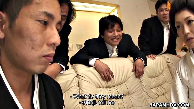 Yui Ayana gets fucked by many horny guys