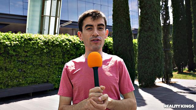 Смотри, как Jordi El Nino Polla соблазняет рыжую Audrey Reid на горячий домашний секс и кончает ей на лицо!