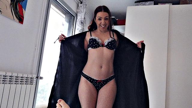 Pamela Makes A Sex Tape