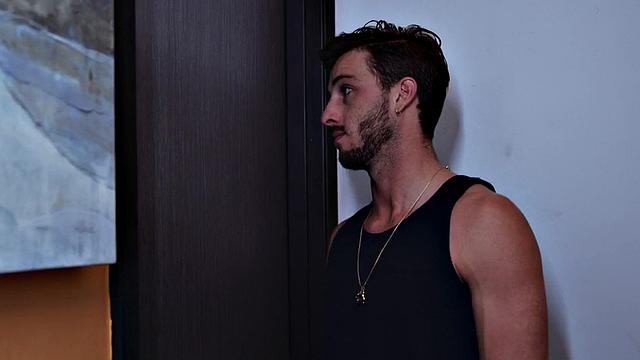 сначала минет от сводной, потом она скачет как чемпионка