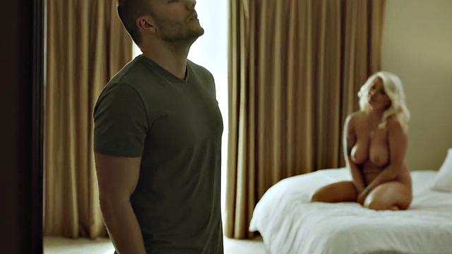 Big booty milf fucked by big dick in wet pussy