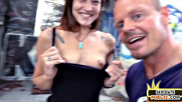 21yo inked German babe outdoor pussyfucked in close up