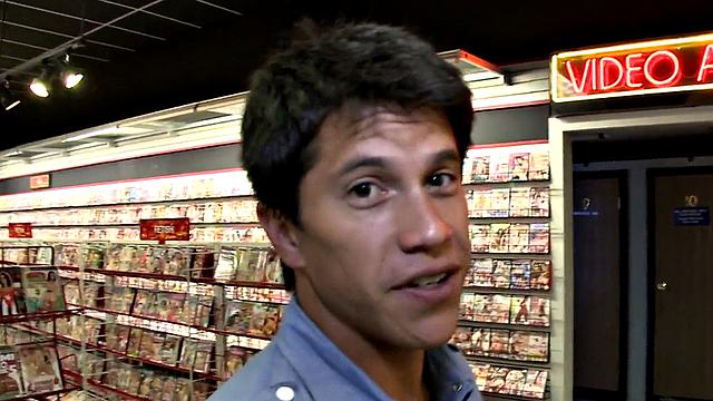 Fooled Asian dude gets gloryhole gay oral