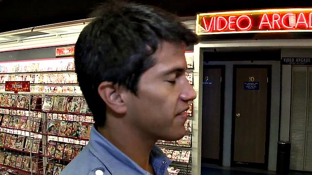 Fooled Asian dude gets gloryhole gay oral