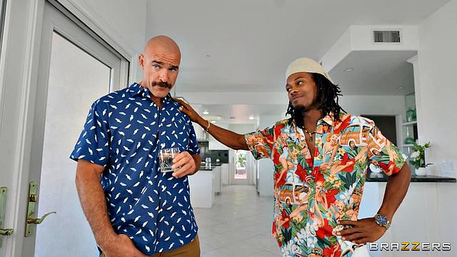 My Bro's Ho Gots Nice Toes