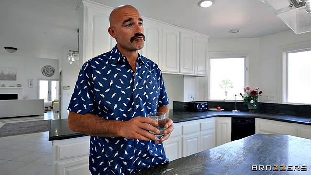 My Bro's Ho Gots Nice Toes