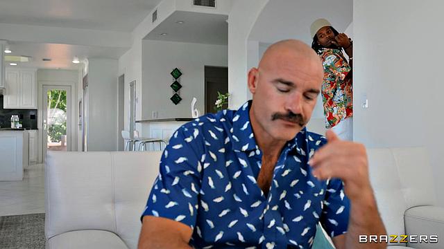 My Bro's Ho Gots Nice Toes