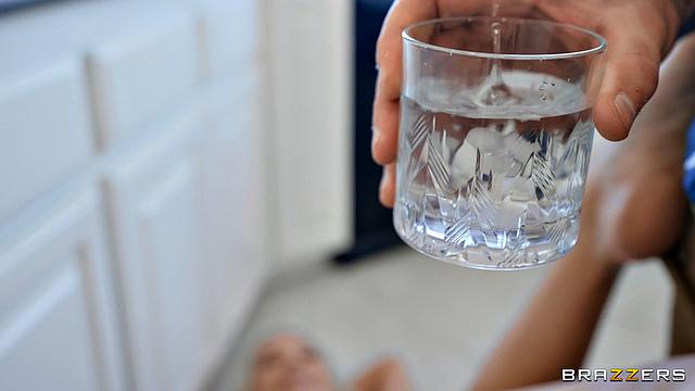 My Bro's Ho Gots Nice Toes