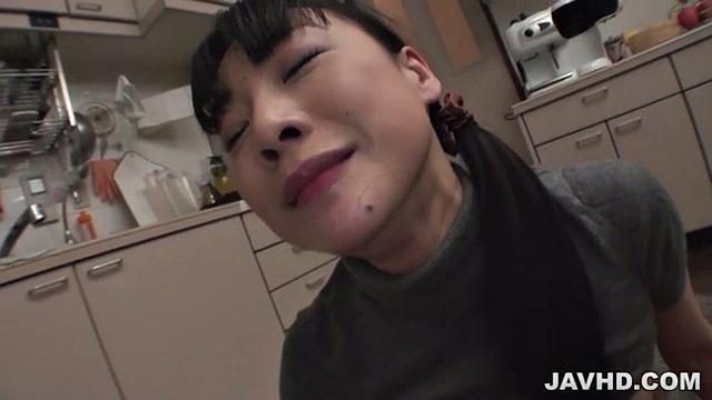 淫乱若奥様はザーメン大好き～若林美保