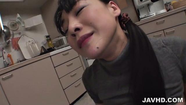 淫乱若奥様はザーメン大好き～若林美保