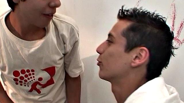 Рамиро и Самир не сдерживают страсть, горячий латинский секс для настоящих ценителей