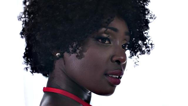 Ebony escort babe fucked by her photographer