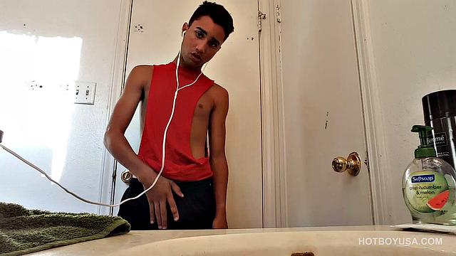 Twink Lucas Bathroom Jerk Off