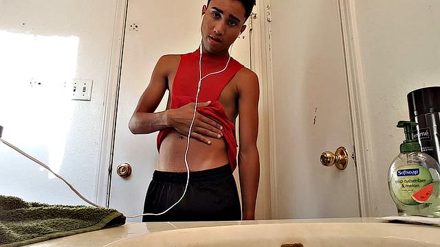 Twink Lucas Bathroom Jerk Off