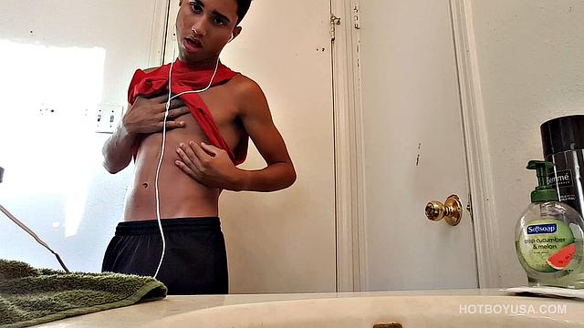 Twink Lucas Bathroom Jerk Off