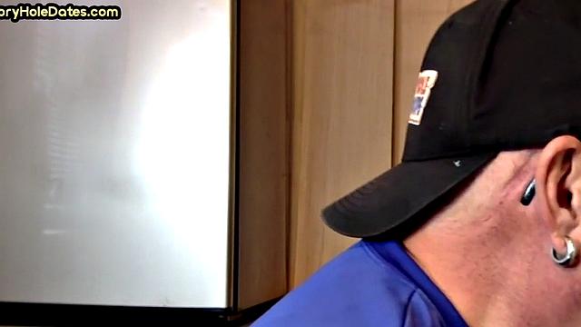 Real gloryhole amateur giving head