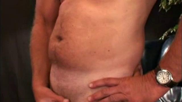 45-летний Рэй трахается на природе и катается на Харлее