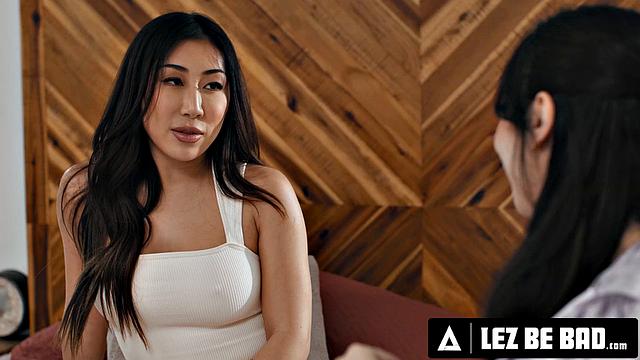 LEZ BE BAD - Naturally Stacked Chloe Surreal FINGER FUCKS Roommate Nicole Doshi